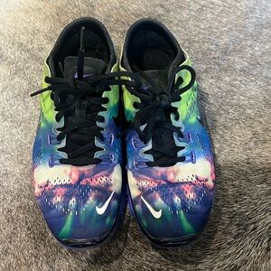 Multicolored Nike sneakers size 7
